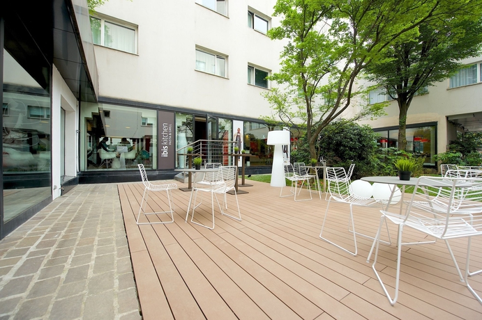 Imagen de los exteriores del Hotel Ibis Milano Centro. Foto 14