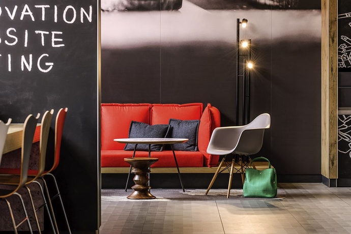 Imagen de los interiores del Hotel Ibis Milano Fiera. Foto 15