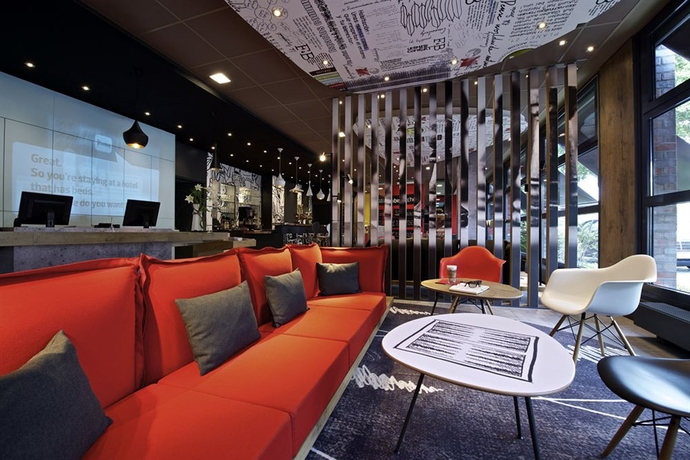 Imagen del bar/restaurante del Hotel Ibis Milano Fiera. Foto 9