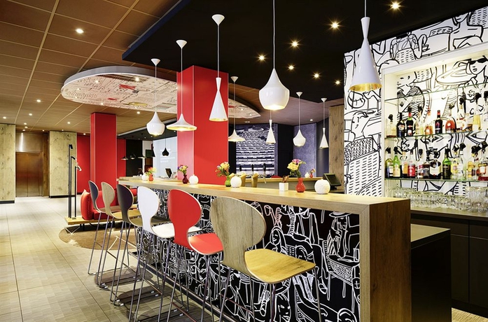 Imagen del bar/restaurante del Hotel Ibis Milano Fiera. Foto 10