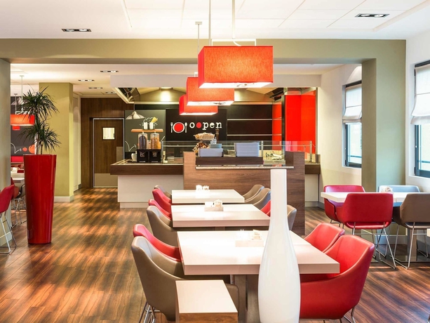 Imagen del bar/restaurante del Hotel Ibis Milano Malpensa Aeroporto. Foto 6