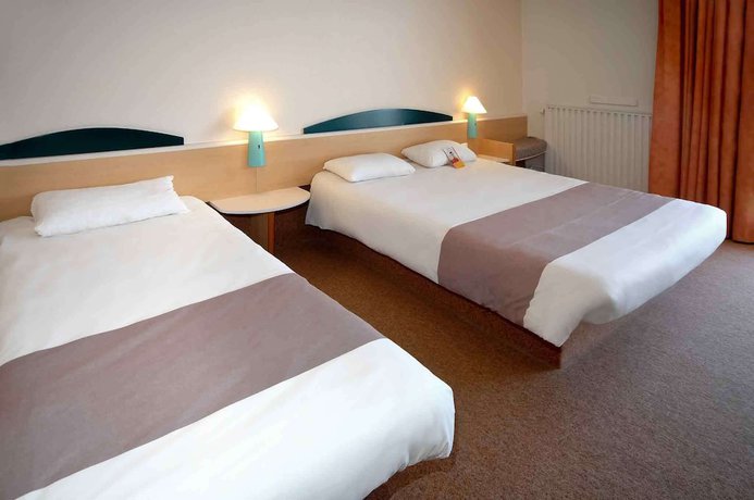 Imagen de la habitación del Hotel Ibis Millau. Foto 8