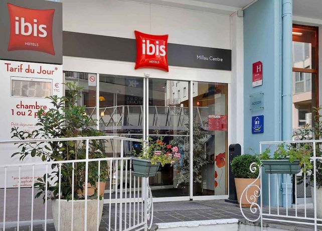 Imagen de los exteriores del Hotel Ibis Millau. Foto 10