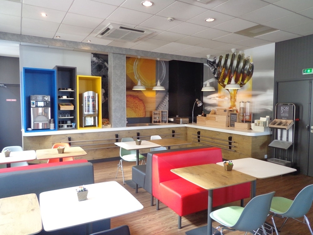 Imagen del bar/restaurante del Hotel Ibis Montargis. Foto 2