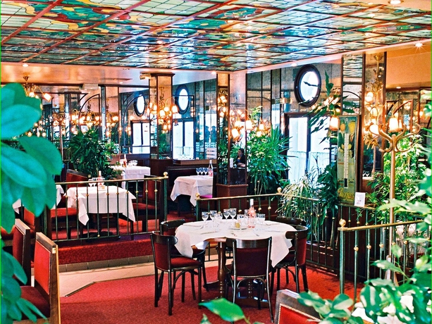 Imagen del bar/restaurante del Hotel Ibis Montargis. Foto 8