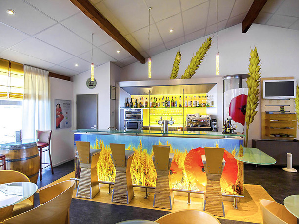 Imagen del bar/restaurante del Hotel Ibis Montauban. Foto 4