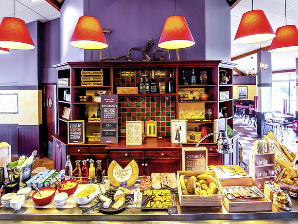 Imagen del bar/restaurante del Hotel Ibis Montauban. Foto 6