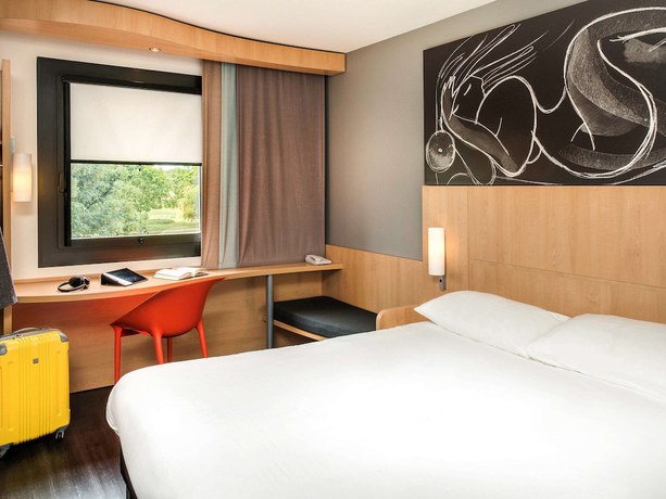 Imagen de la habitación del Hotel Ibis Montceau Les Mines. Foto 15
