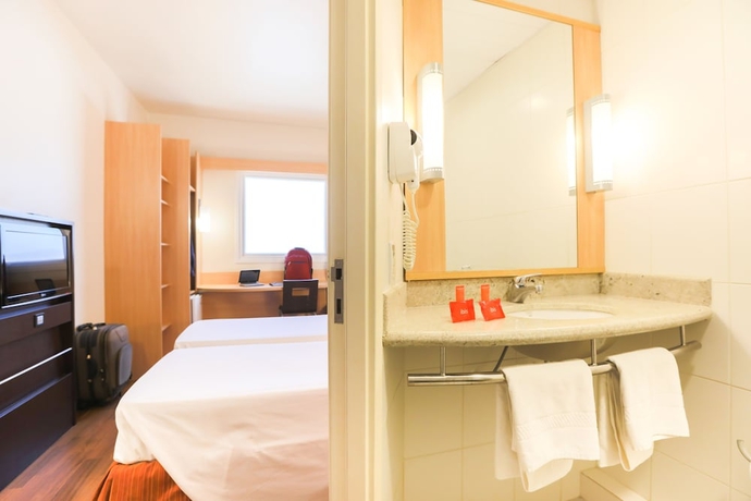 Imagen de la habitación del Hotel Ibis Montes Claros Shopping. Foto 14