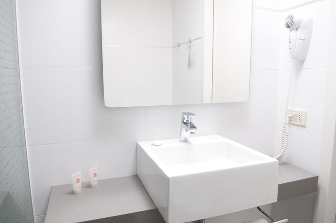 Imagen de la habitación del Hotel Ibis Montevideo Rambla. Foto 11