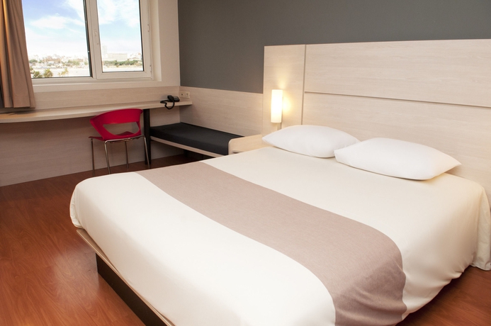 Imagen general del Hotel Ibis Montevideo Rambla. Foto 3