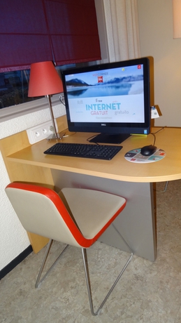 Imagen de los interiores del Hotel Ibis Moulins Sud. Foto 10