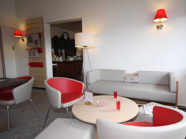 Imagen del bar/restaurante del Hotel Ibis Moulins Sud. Foto 4