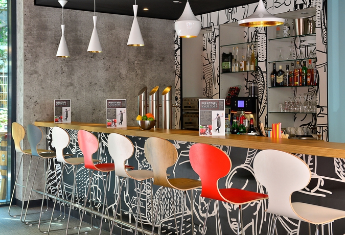 Imagen del bar/restaurante del Hotel Ibis Muenchen City Ost. Foto 7