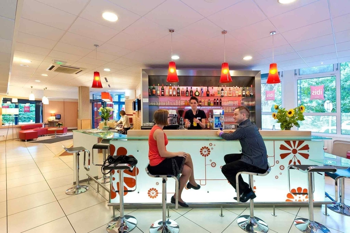 Imagen del bar/restaurante del Hotel Ibis Mulhouse Centre Filature. Foto 6