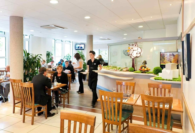 Imagen del bar/restaurante del Hotel Ibis Mulhouse Centre Filature. Foto 8