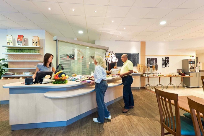 Imagen del bar/restaurante del Hotel Ibis Mulhouse Centre Filature. Foto 10