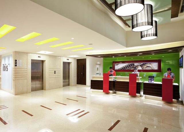 Imagen de los interiores del Hotel Ibis Mumbai Airport. Foto 20