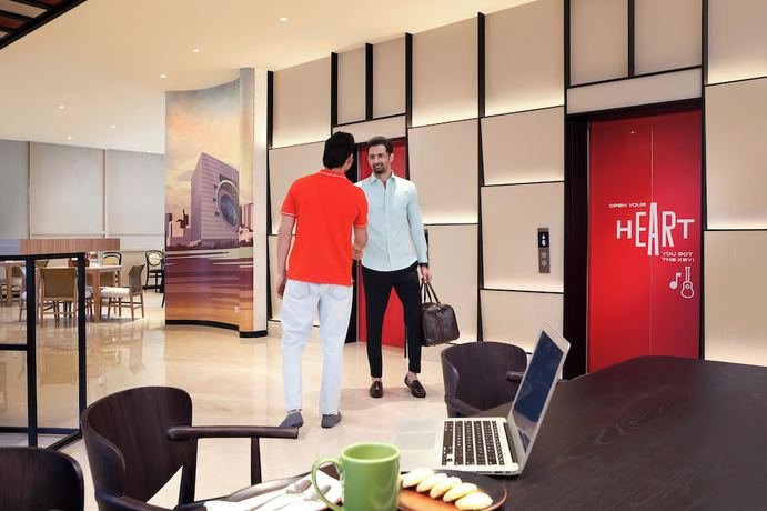 Imagen de los interiores del Hotel Ibis Mumbai Bkc. Foto 15