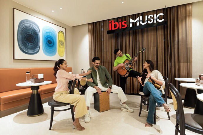 Imagen del bar/restaurante del Hotel Ibis Mumbai Bkc. Foto 4