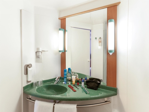 Imagen de la habitación del Hotel Ibis Murcia. Foto 9