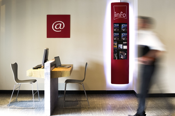 Imagen de los interiores del Hotel Ibis Namur Centre. Foto 13