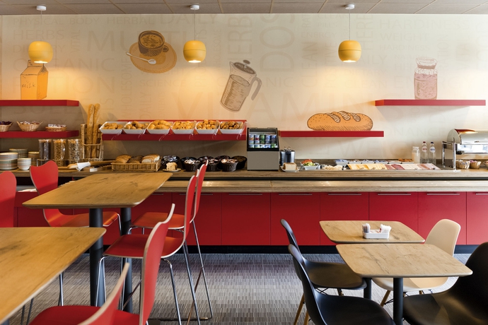 Imagen del bar/restaurante del Hotel Ibis Namur Centre. Foto 4