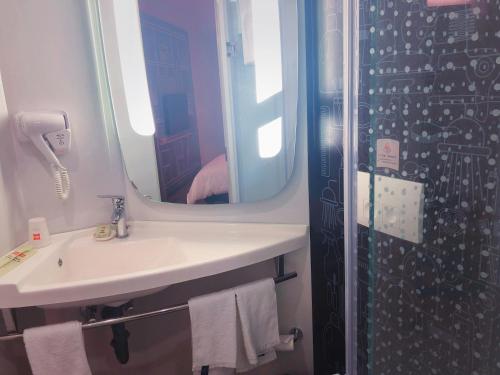Imagen general del Hotel Ibis Nanjing Jiangjun Avenue. Foto 4