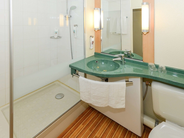 Imagen de la habitación del Hotel Ibis Nanterre la Défense. Foto 16