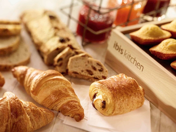 Imagen del bar/restaurante del Hotel Ibis Nanterre la Défense. Foto 6