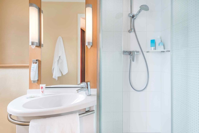 Imagen de la habitación del Hotel Ibis Nantes Centre Tour Bretagne. Foto 11