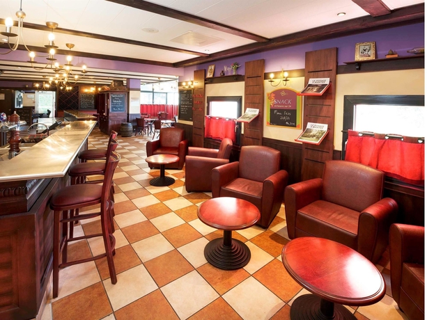 Imagen del bar/restaurante del Hotel Ibis Nantes La Beaujoire Parc Expo. Foto 5