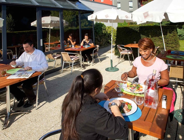 Imagen del bar/restaurante del Hotel Ibis Nantes La Beaujoire Parc Expo. Foto 6