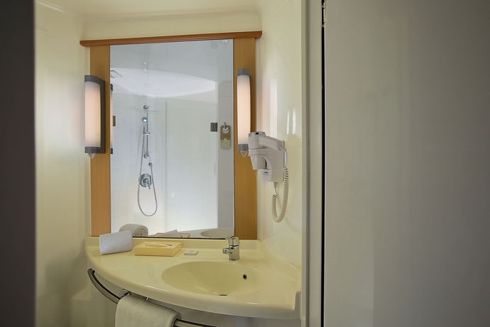 Imagen de la habitación del Hotel Ibis Navi Mumbai. Foto 10