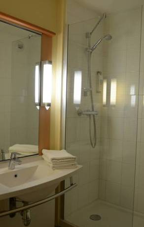 Imagen de la habitación del Hotel Ibis Nevers. Foto 4