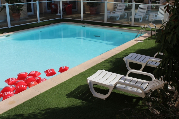 Imagen de la piscina del Hotel Ibis Nice Centre Gare. Foto 14