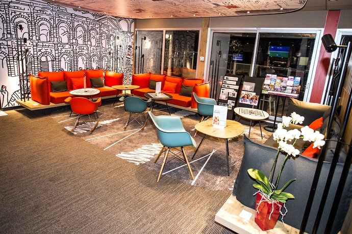 Imagen de los interiores del Hotel Ibis Nimes Ouest. Foto 18
