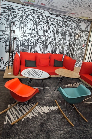 Imagen de los interiores del Hotel Ibis Nimes Ouest. Foto 19