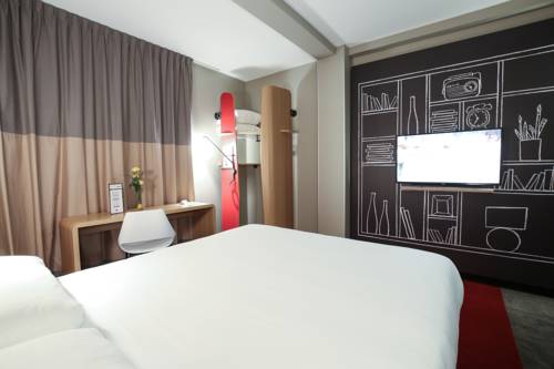 Imagen de la habitación del Hotel Ibis Niort Est Mendes France. Foto 4