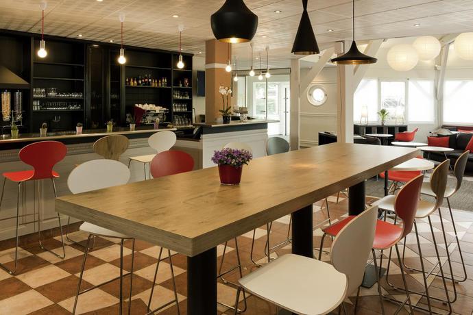 Imagen del bar/restaurante del Hotel Ibis Nogent Sur Marne. Foto 3