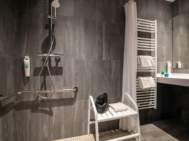 Imagen de la habitación del Hotel Ibis Nuits Saint Georges. Foto 18