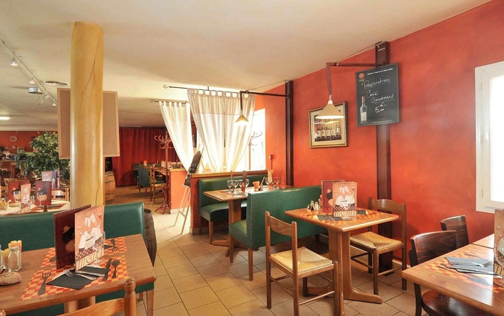 Imagen del bar/restaurante del Hotel Ibis Orange Sud. Foto 8