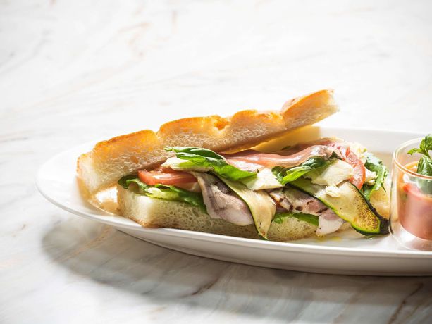 Imagen del bar/restaurante del Hotel Ibis Osaka Umeda. Foto 10