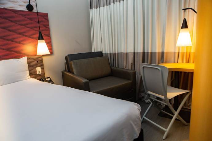 Imagen de la habitación del Hotel Ibis Osasco. Foto 7