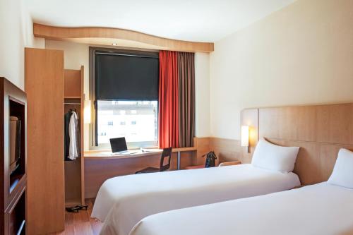 Imagen de la habitación del Hotel Ibis Oviedo. Foto 2