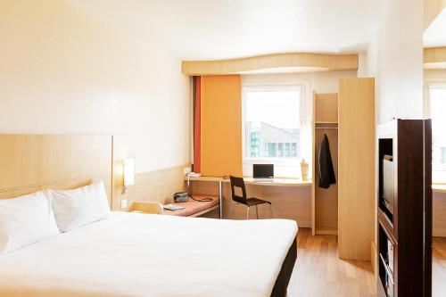 Imagen de la habitación del Hotel Ibis Oviedo. Foto 9