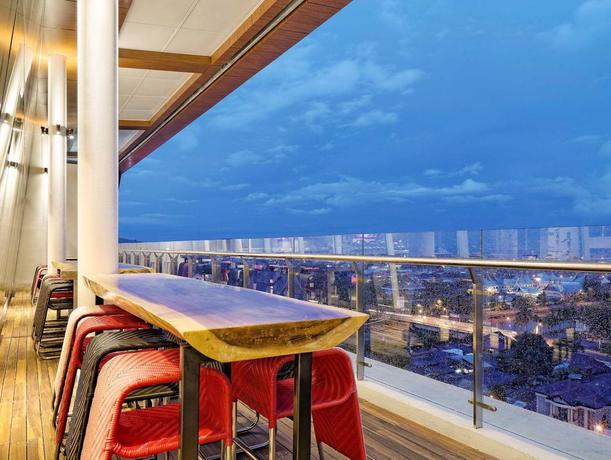 Imagen del bar/restaurante del Hotel Ibis Padang. Foto 3