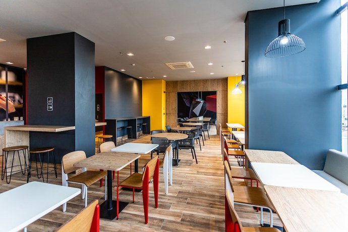 Imagen del bar/restaurante del Hotel Ibis Palmas Avenida Jk. Foto 4