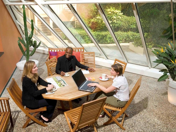 Imagen general del Hotel Ibis Paris Alésia Montparnasse 14éme. Foto 3