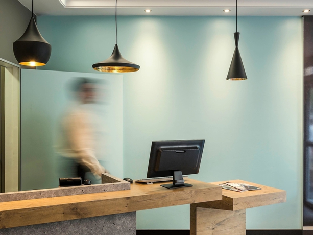 Imagen de los interiores del Hotel Ibis Paris Avenue De La Republique. Foto 19